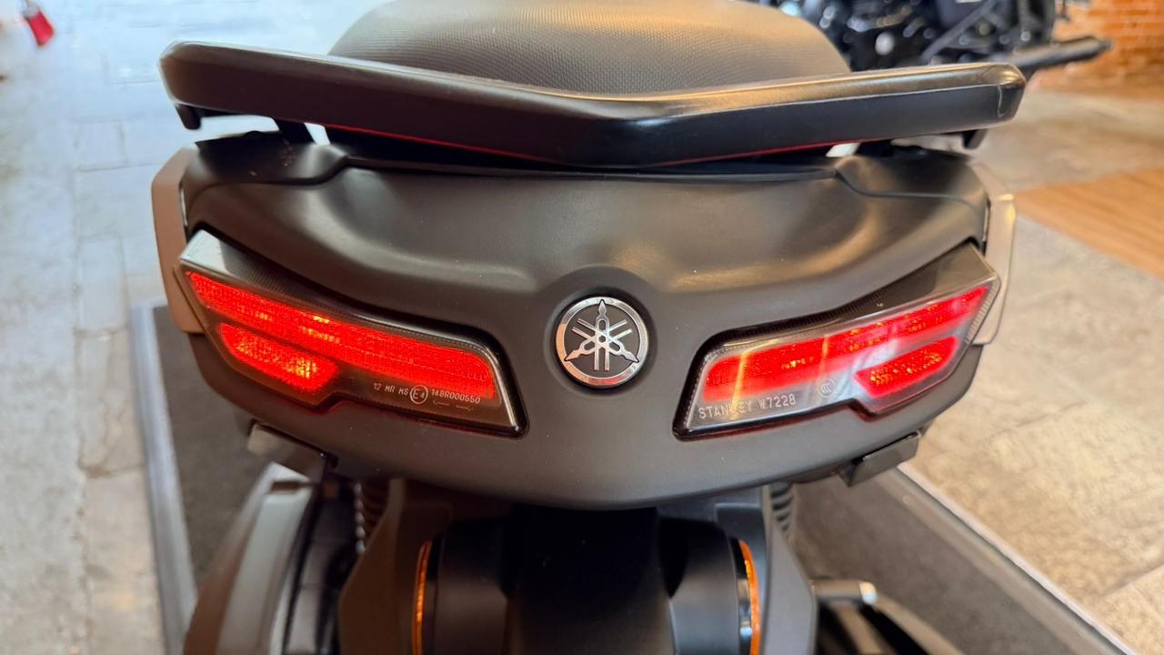 YAMAHA NMAX CONNECTED 160 ABS