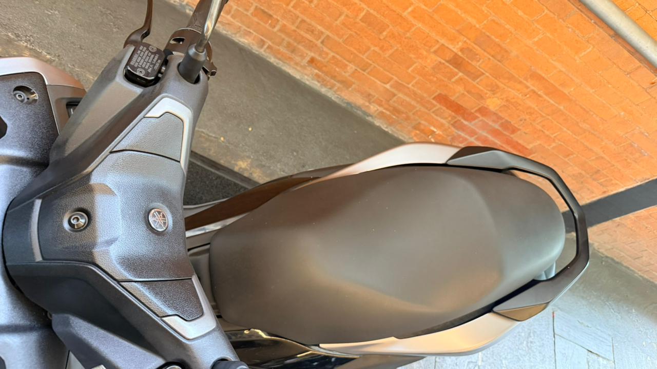 YAMAHA NMAX CONNECTED 160 ABS