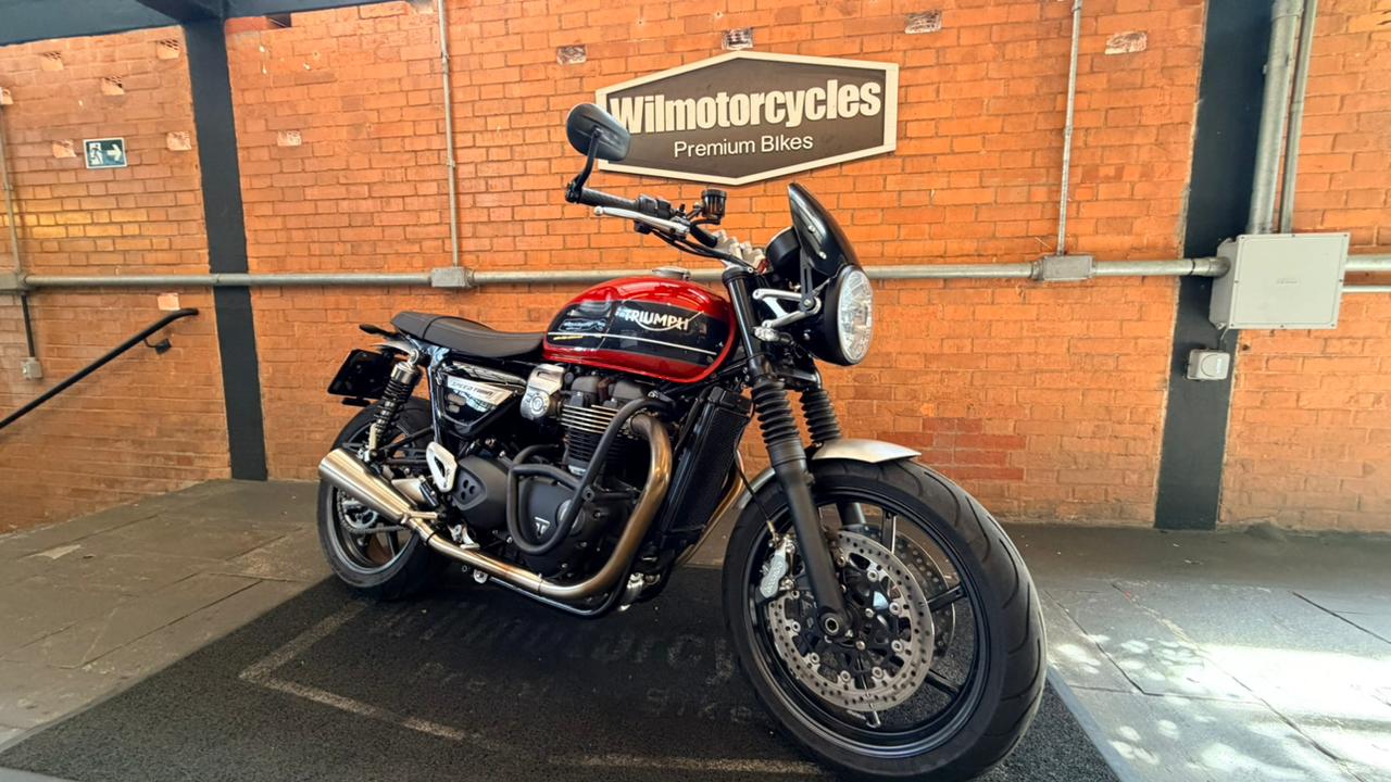 TRIUMPH SPEED TWIN 