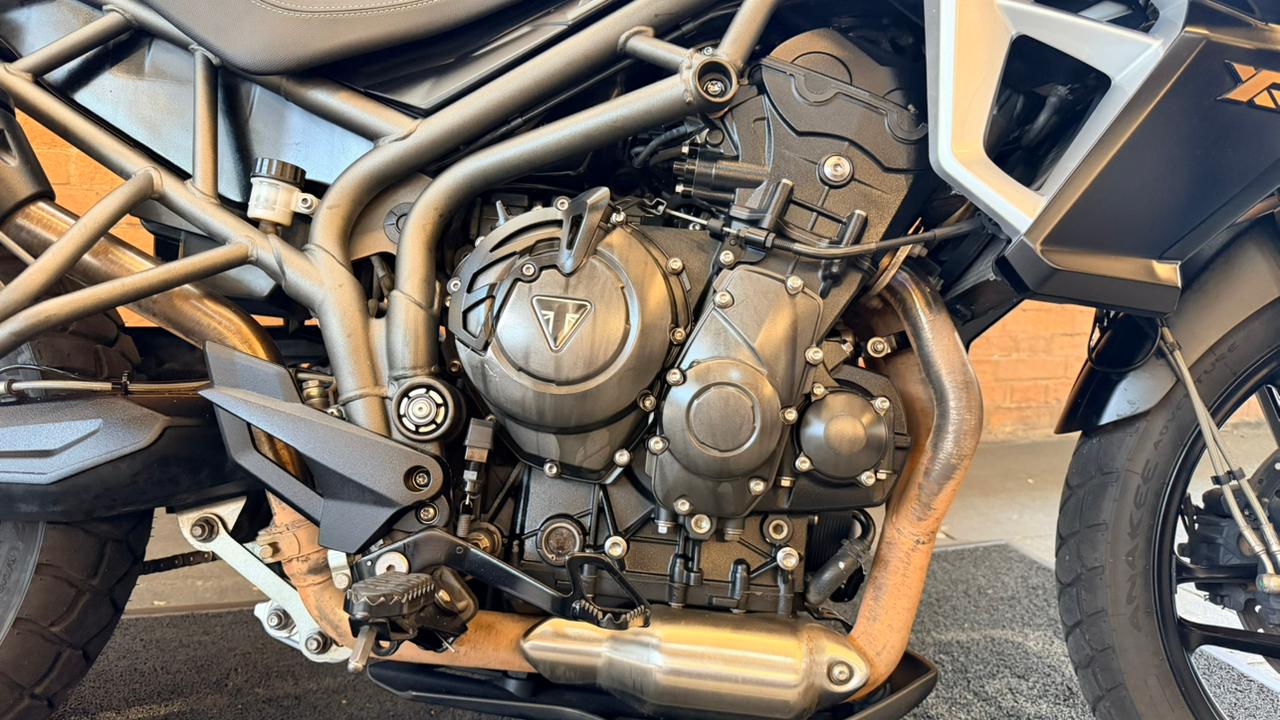 TRIUMPH TIGER 800 XRX