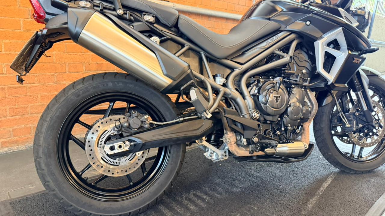 TRIUMPH TIGER 800 XRX
