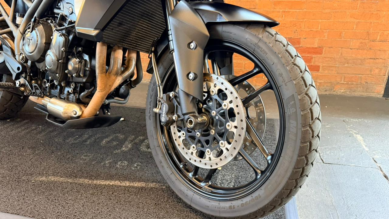 TRIUMPH TIGER 800 XRX