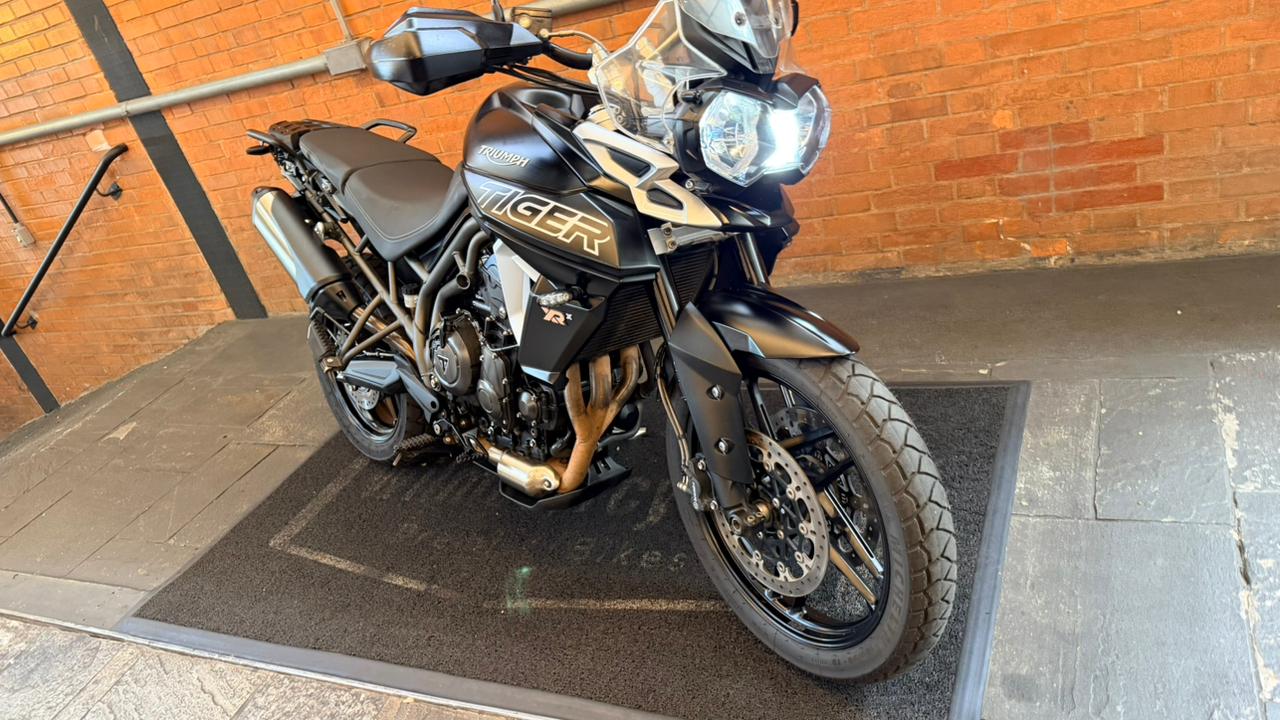 TRIUMPH TIGER 800 XRX