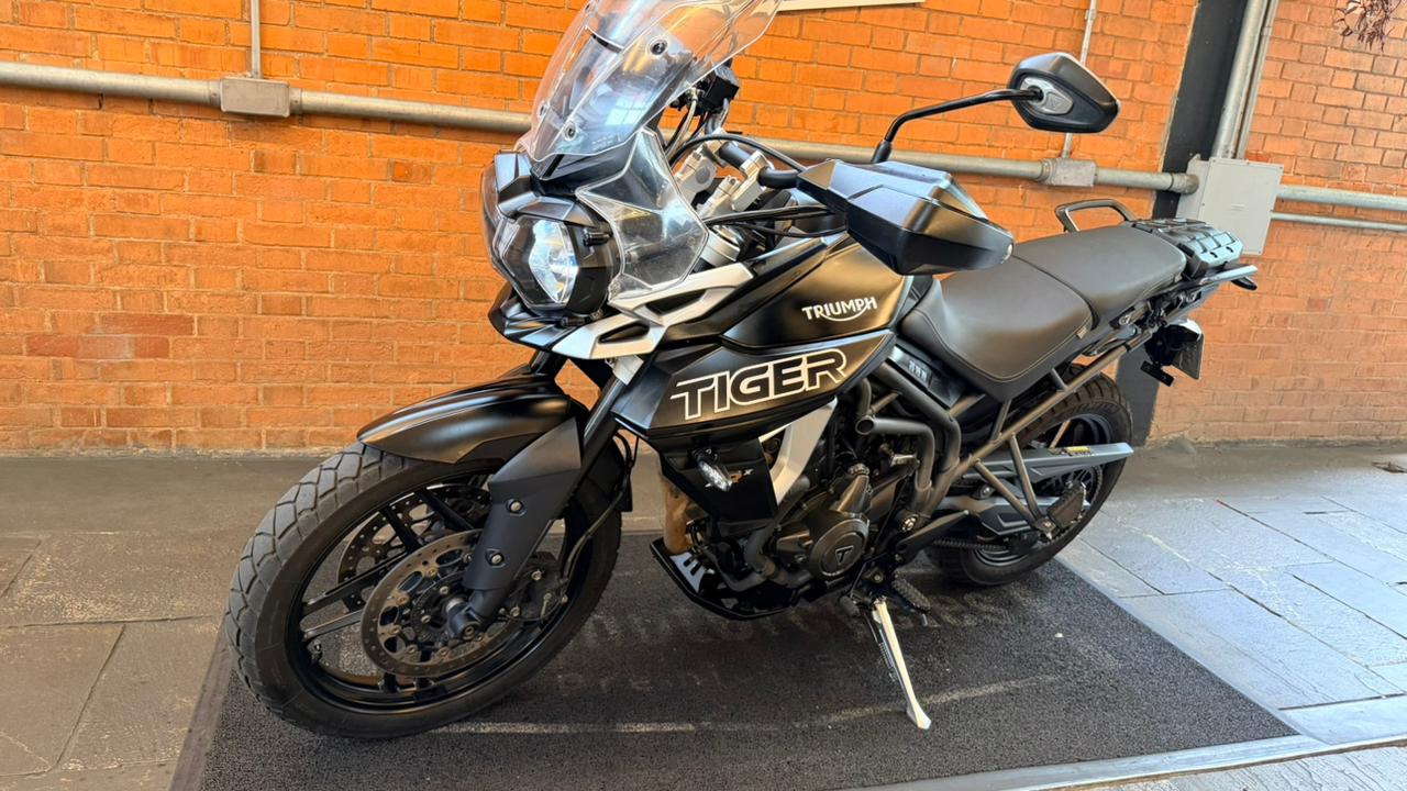 TRIUMPH TIGER 800 XRX