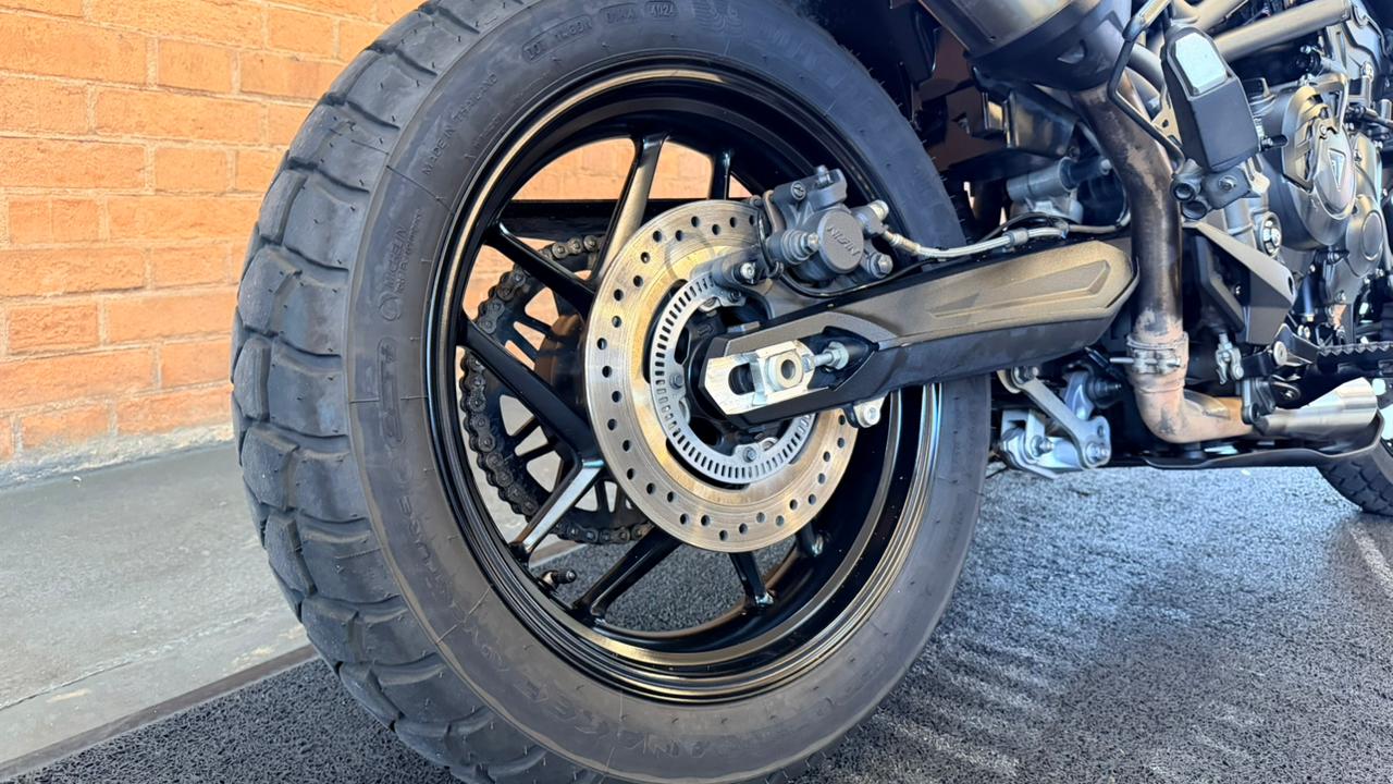 TRIUMPH TIGER 800 XRX