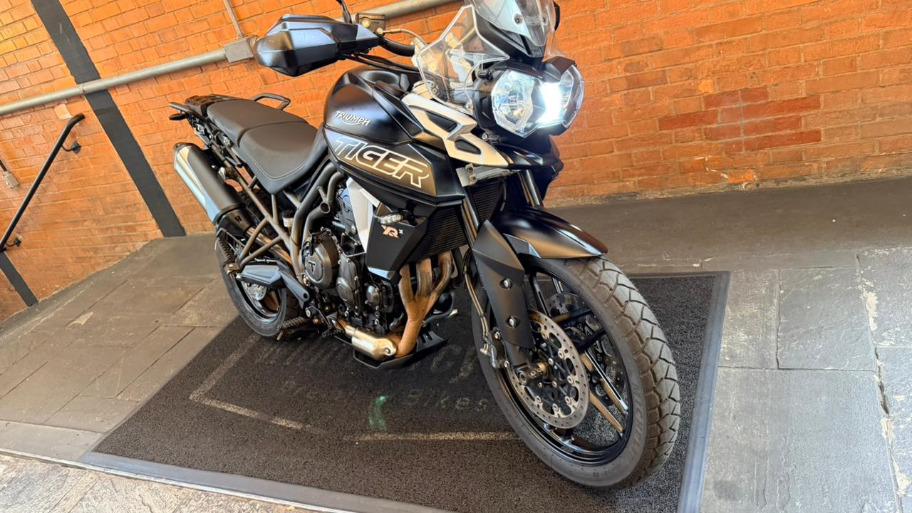 TRIUMPH TIGER 800 XRX