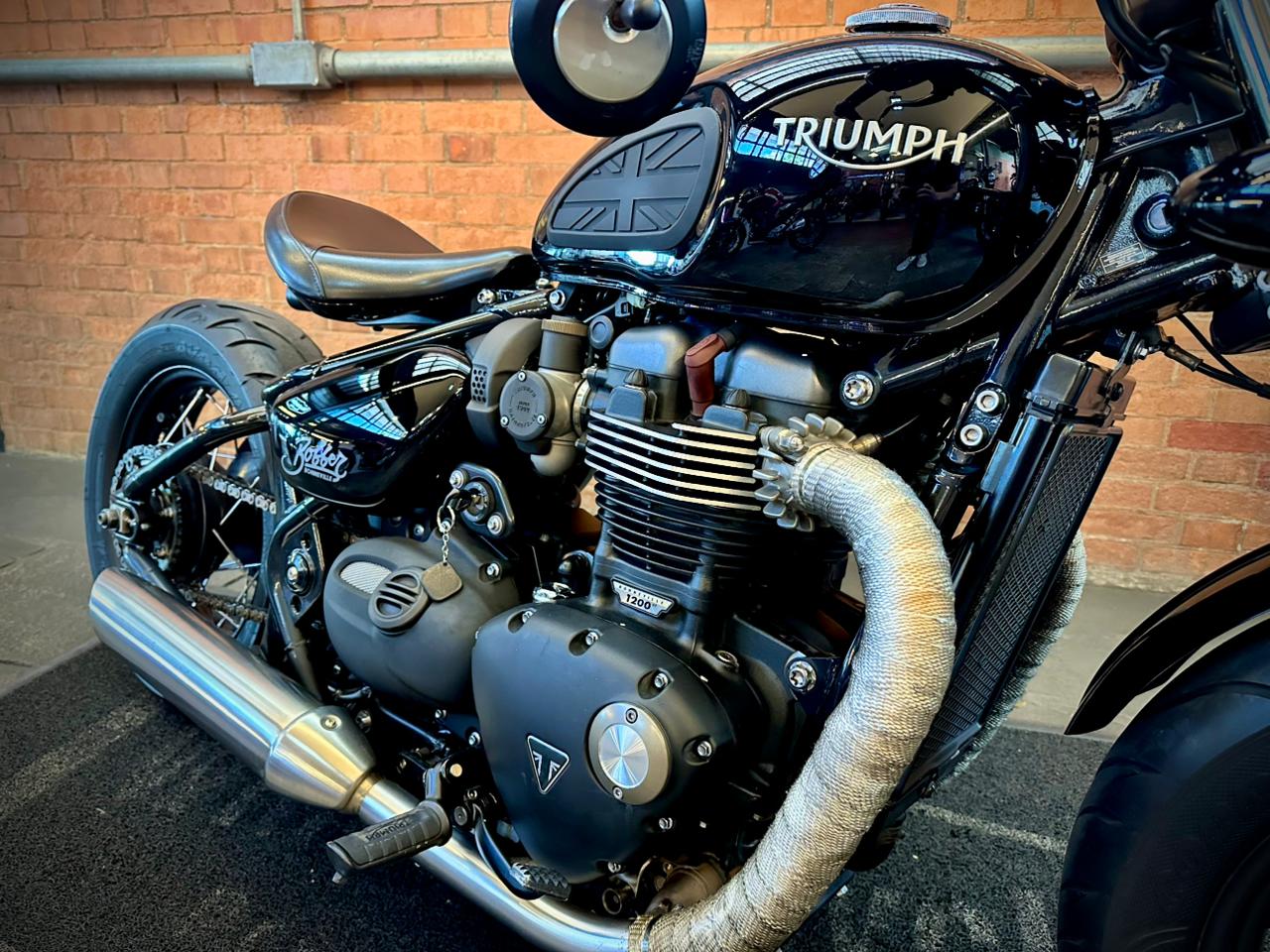 TRIUMPH BONNEVILLE BOBBER 1200