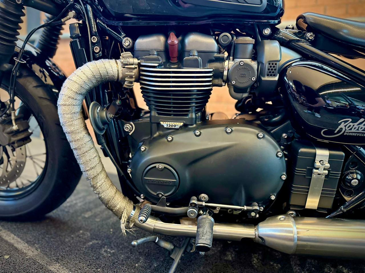 TRIUMPH BONNEVILLE BOBBER 1200