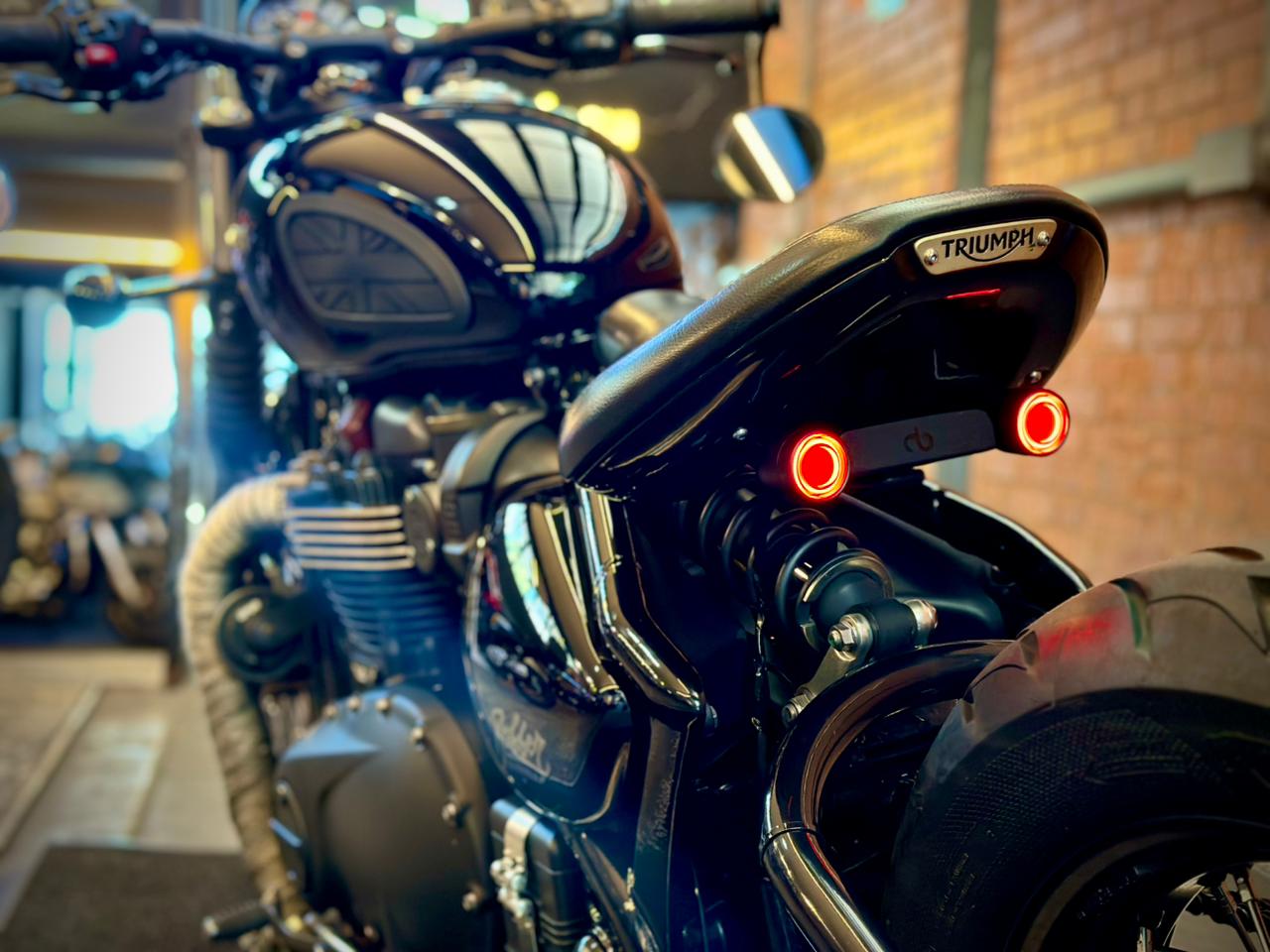 TRIUMPH BONNEVILLE BOBBER 1200