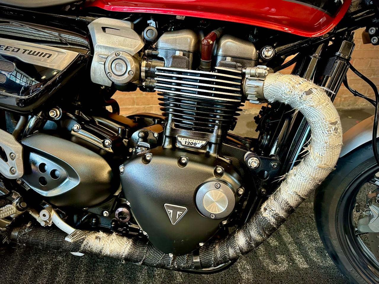 TRIUMPH SPEED TWIN 