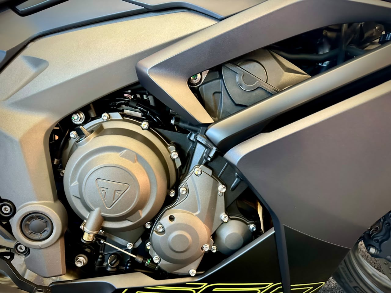 TRIUMPH DAYTONA 660