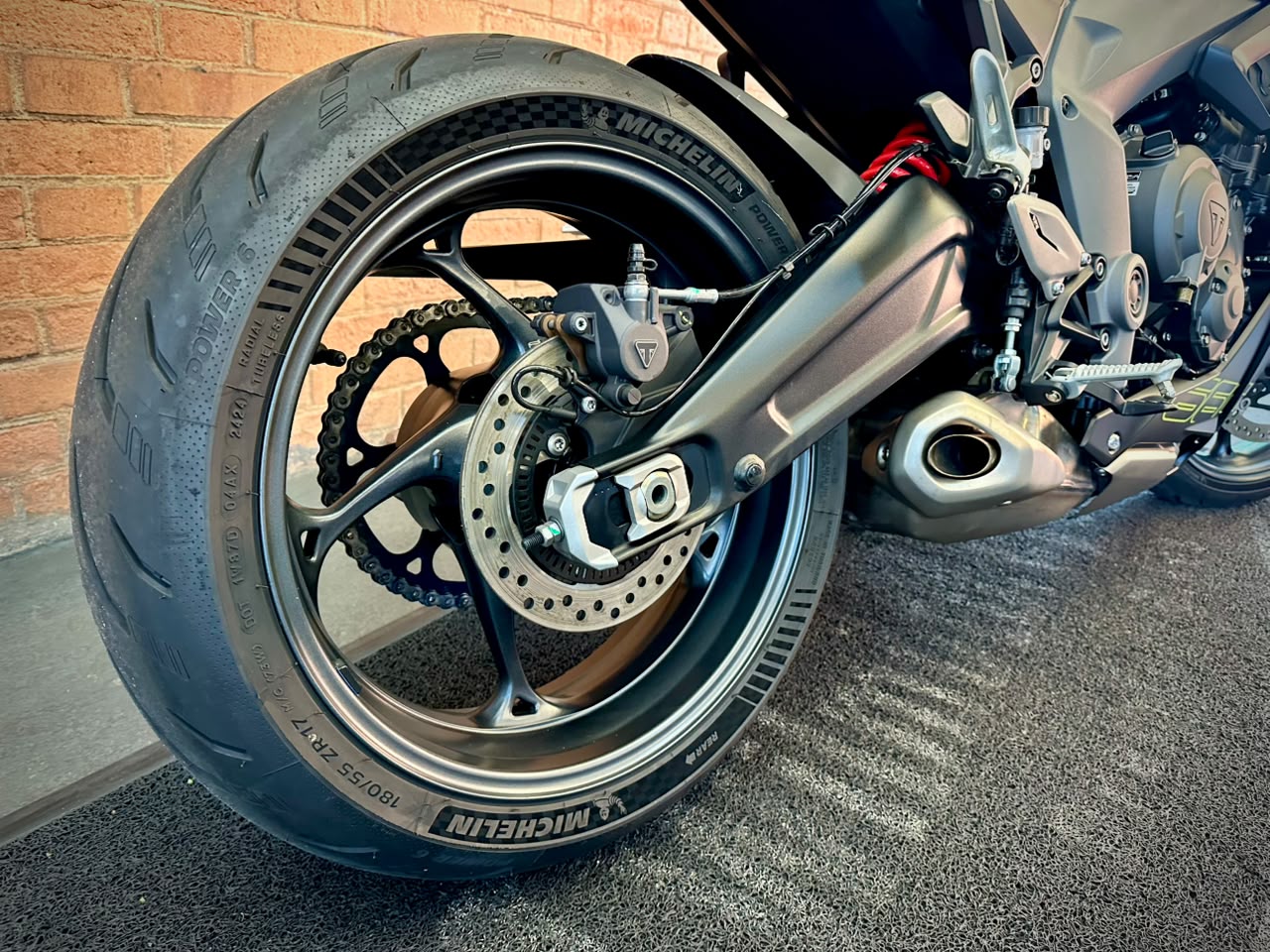 TRIUMPH DAYTONA 660