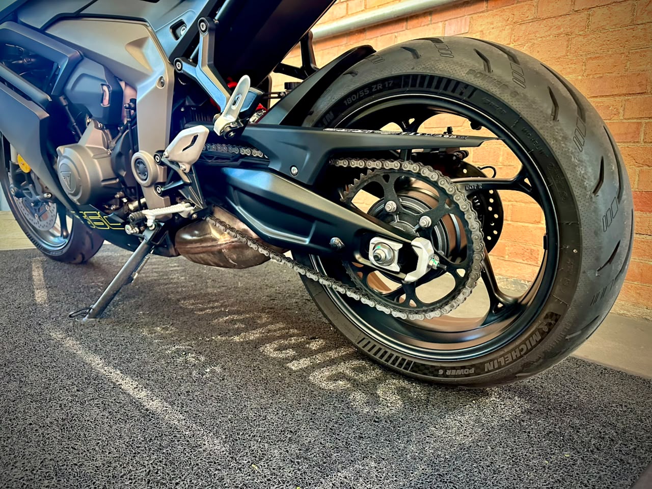 TRIUMPH DAYTONA 660
