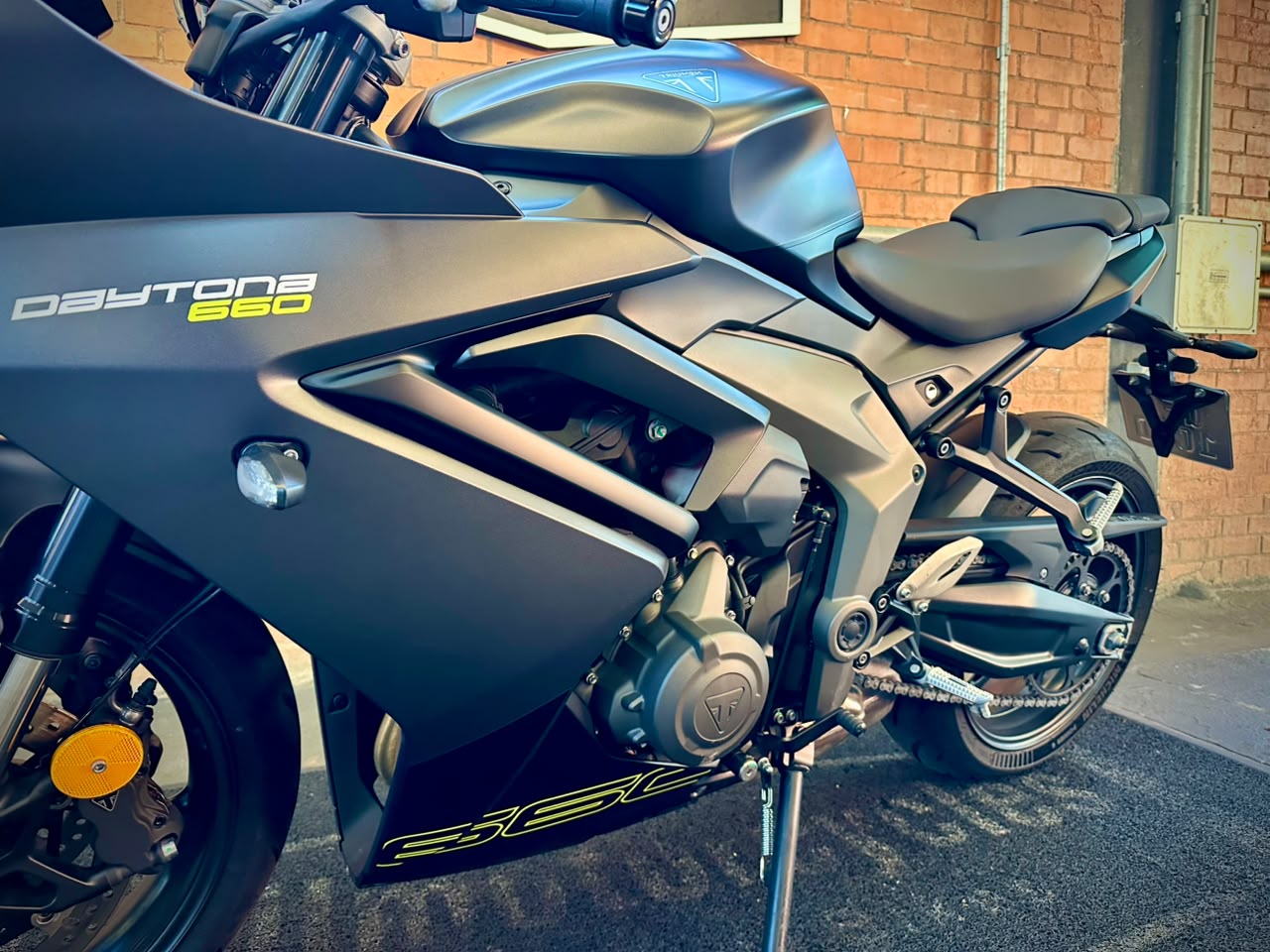 TRIUMPH DAYTONA 660