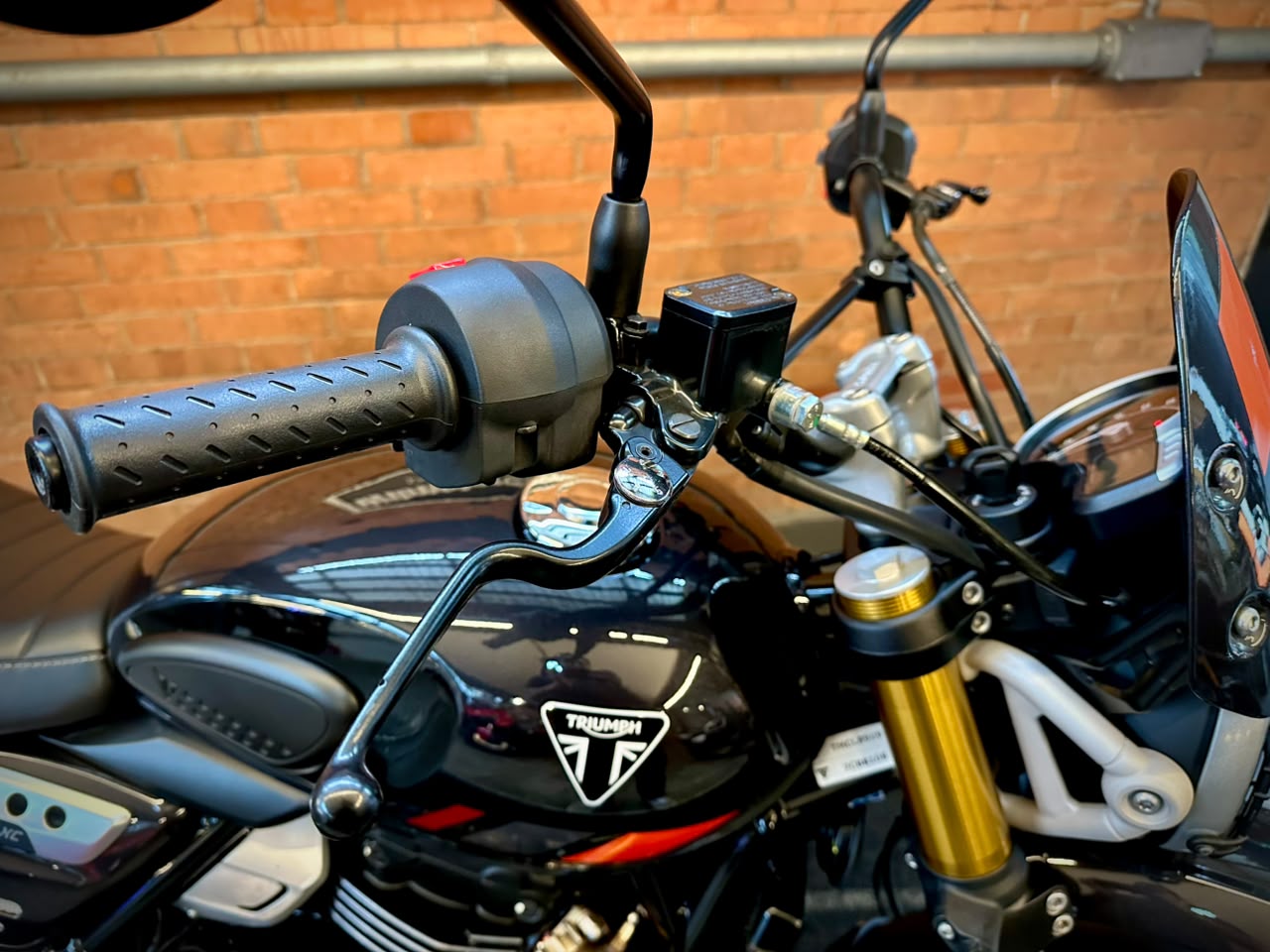 TRIUMPH SCRAMBLER