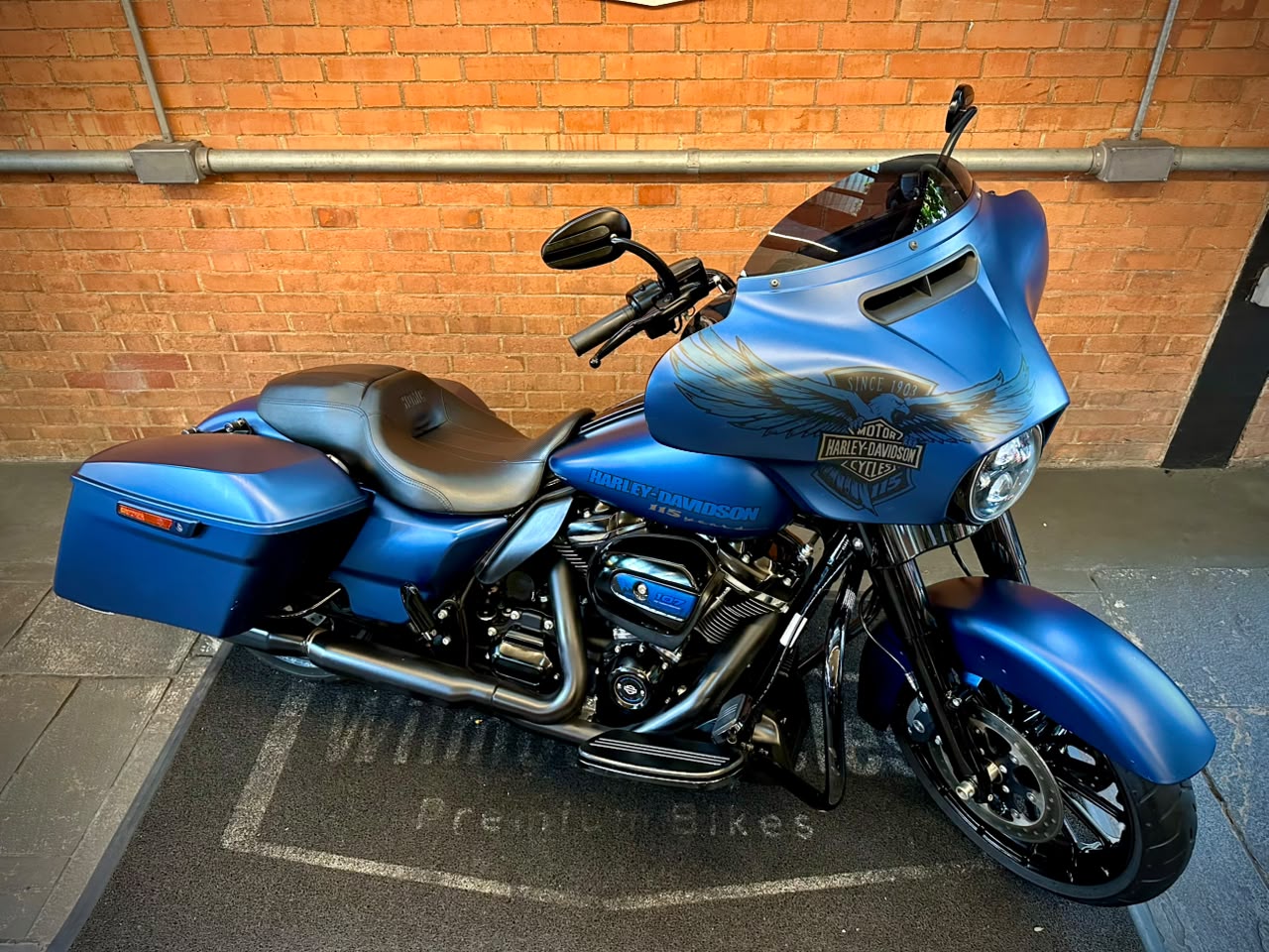 HARLEY-DAVIDSON STREET GLIDE SPECIAL 115TH ANNIVERSARY