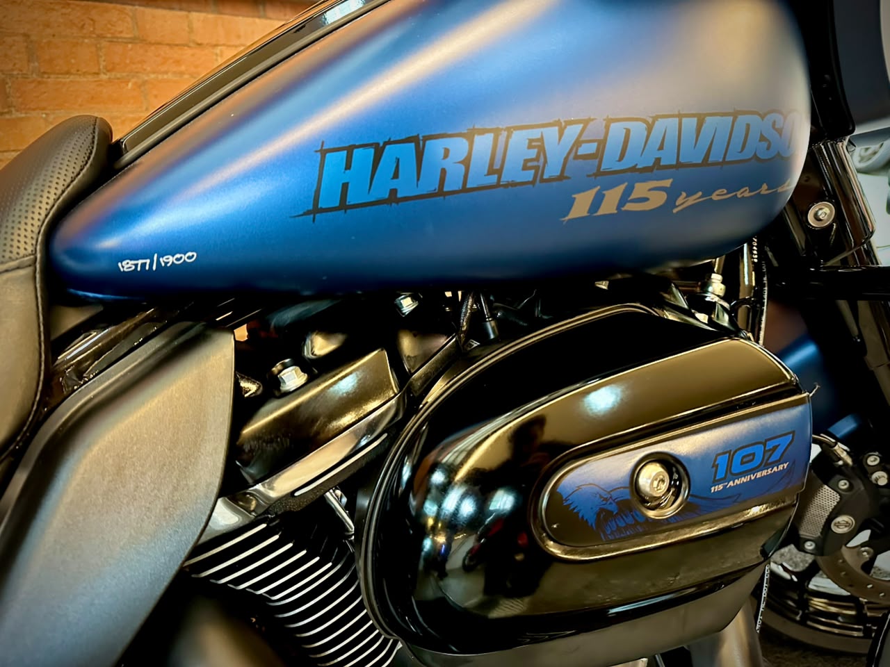 HARLEY-DAVIDSON STREET GLIDE SPECIAL 115TH ANNIVERSARY