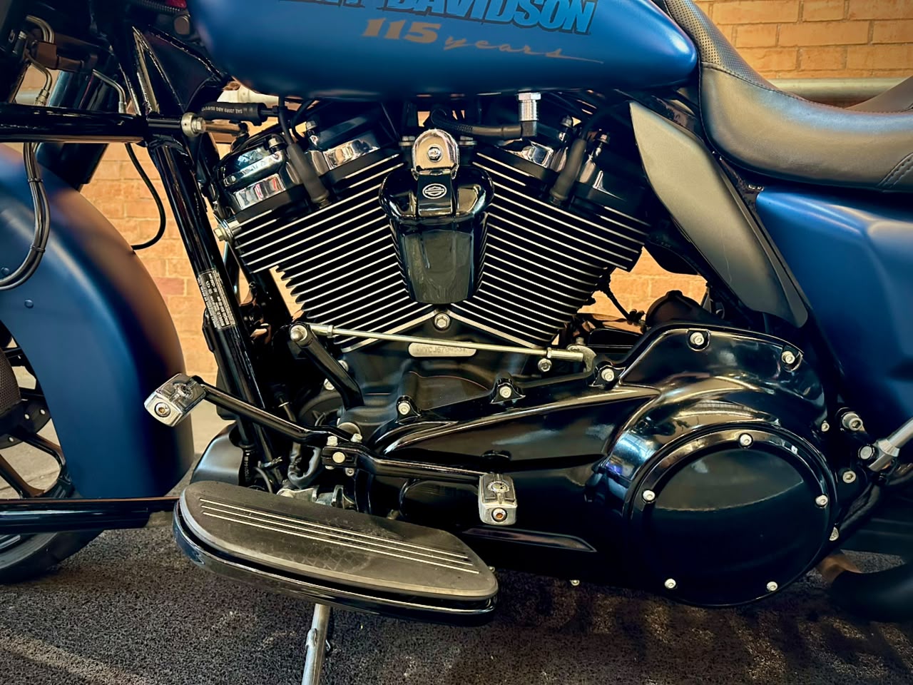 HARLEY-DAVIDSON STREET GLIDE SPECIAL 115TH ANNIVERSARY