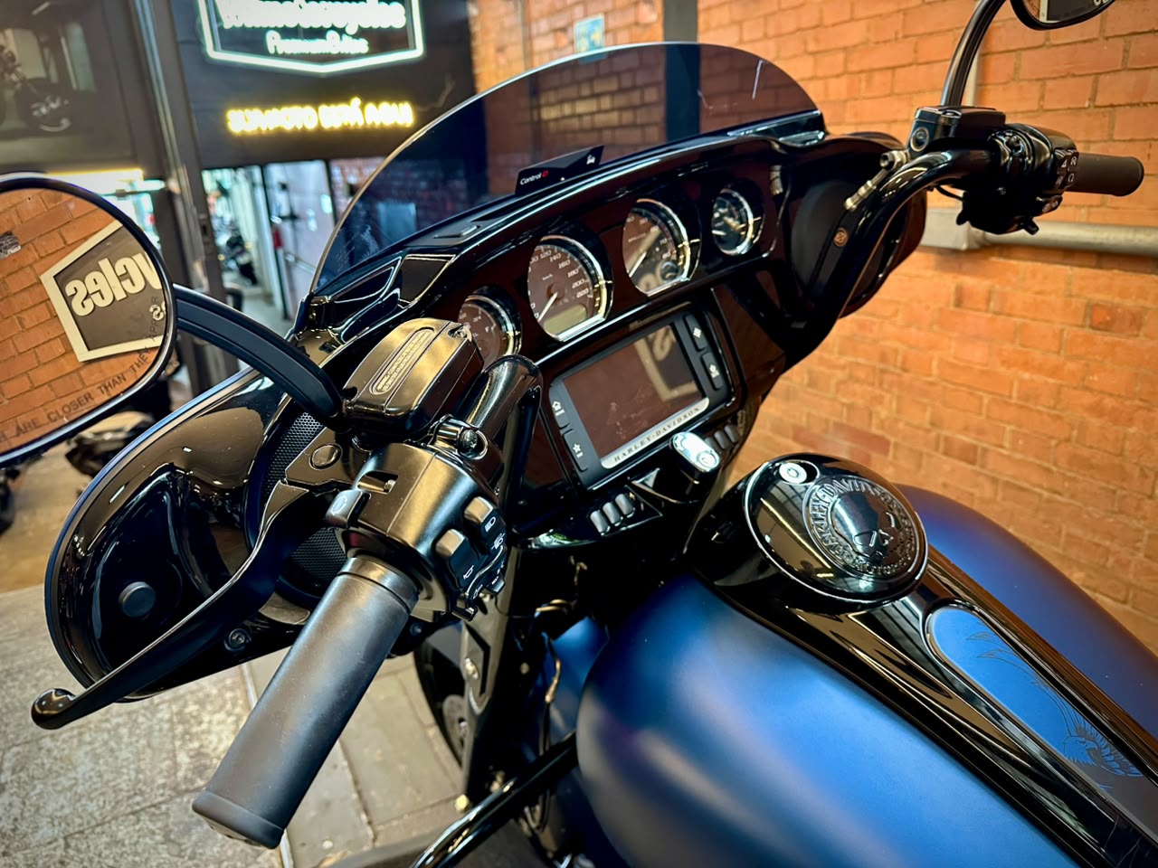 HARLEY-DAVIDSON STREET GLIDE SPECIAL 115TH ANNIVERSARY