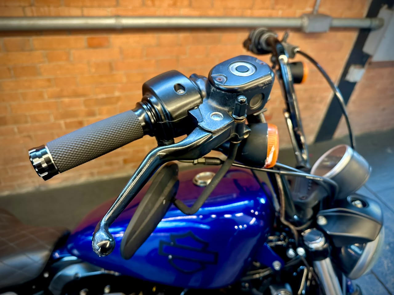 HARLEY-DAVIDSON SPORTSTER IRON 883
