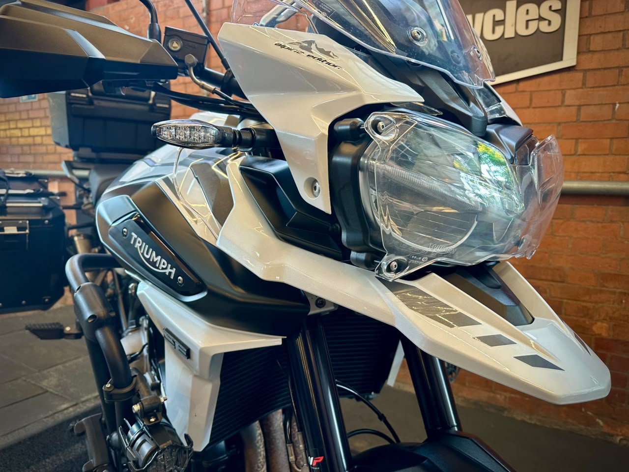 TRIUMPH TIGER 1200 XR
