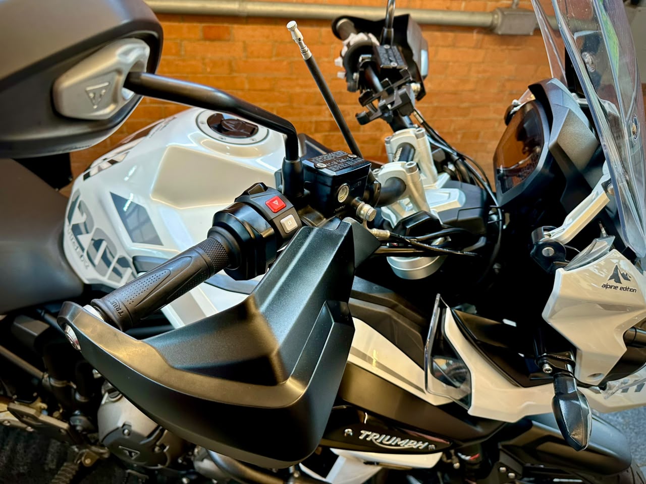 TRIUMPH TIGER 1200 XR