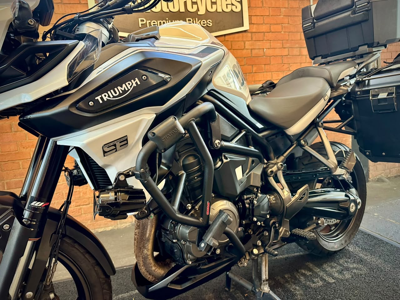 ROYAL ENFIELD INTERCEPTOR 