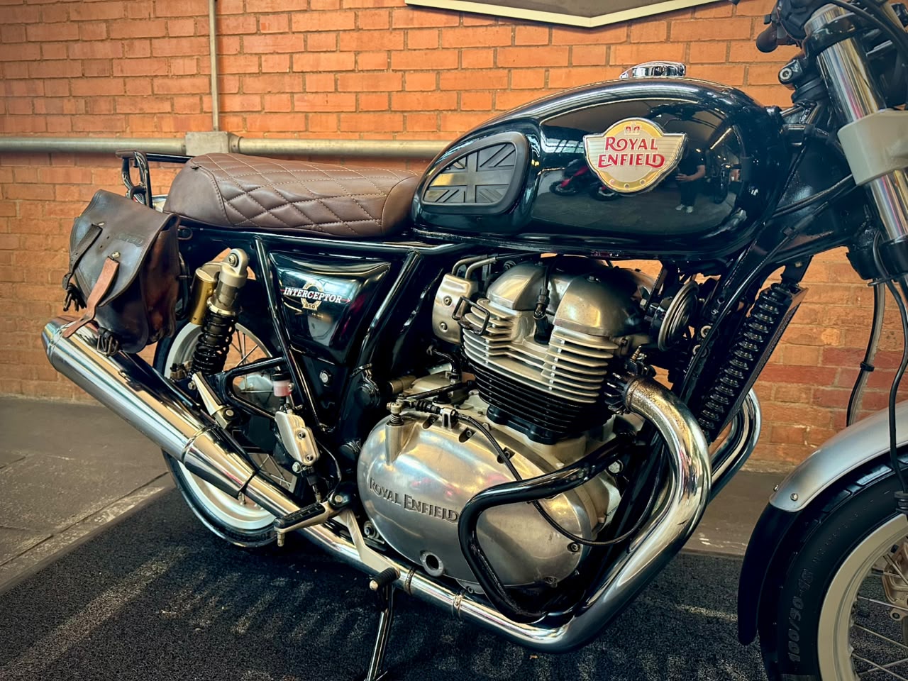 ROYAL ENFIELD INTERCEPTOR 