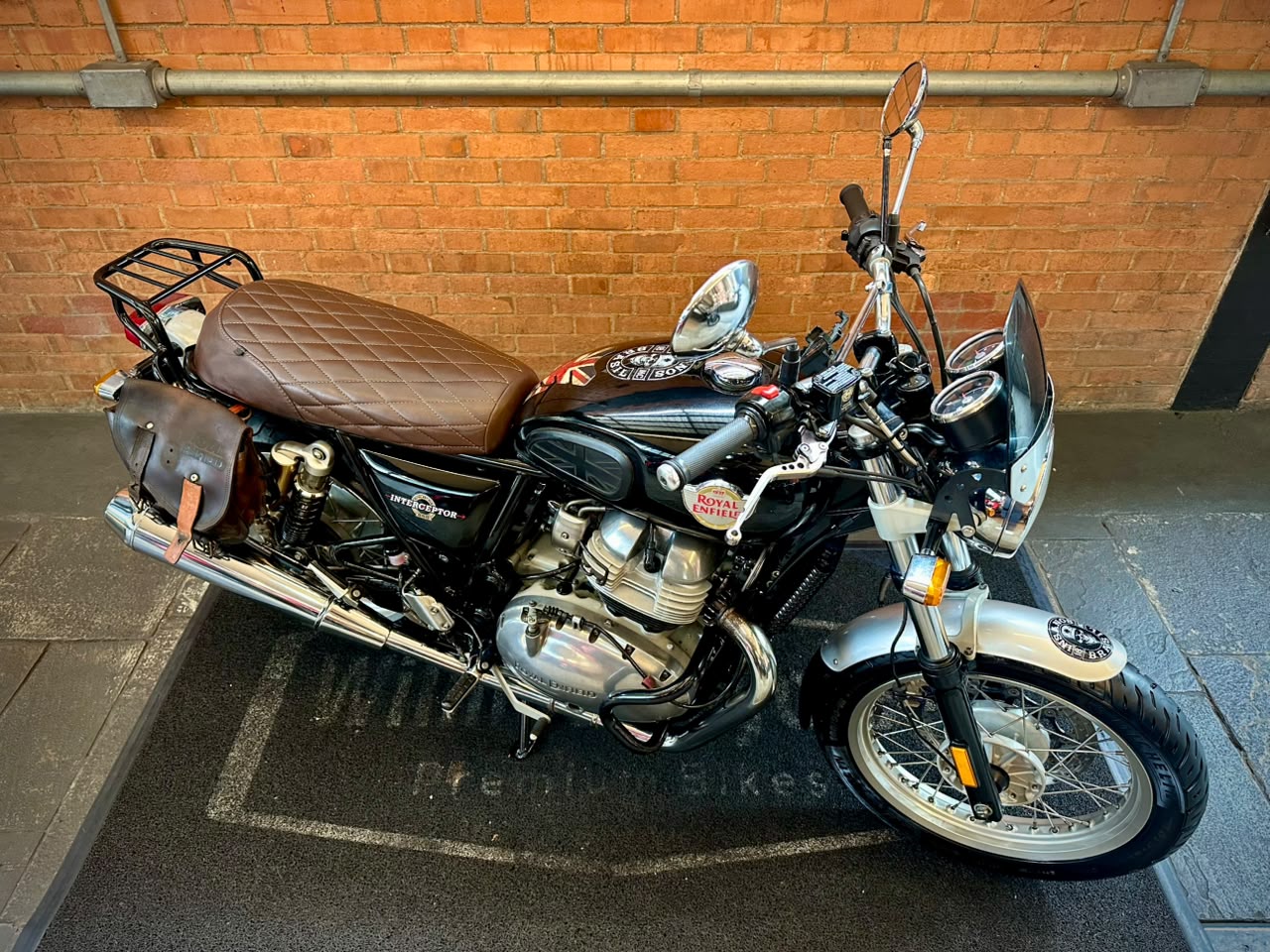 ROYAL ENFIELD INTERCEPTOR 