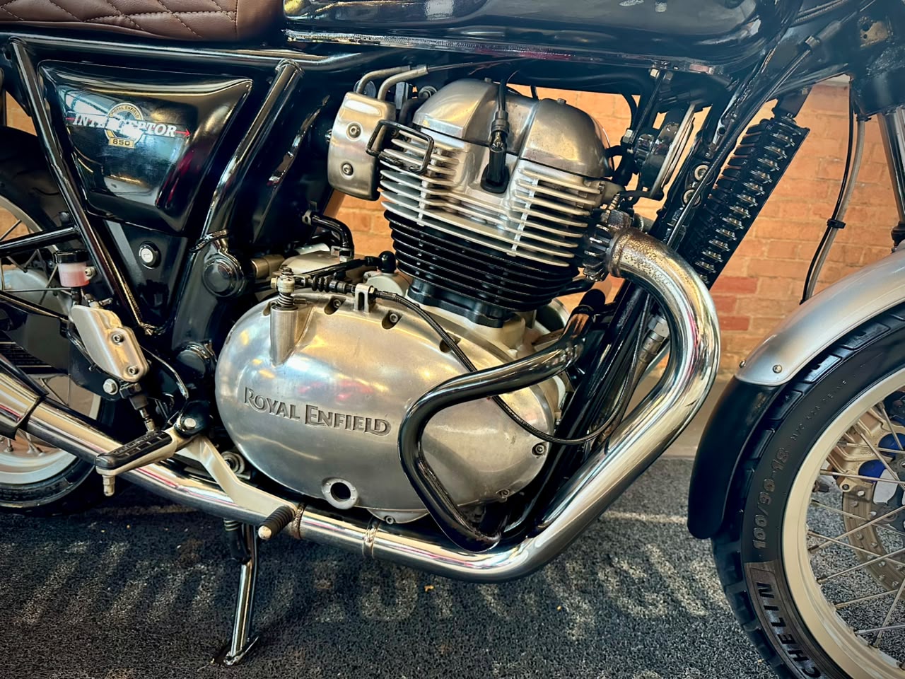 ROYAL ENFIELD INTERCEPTOR 