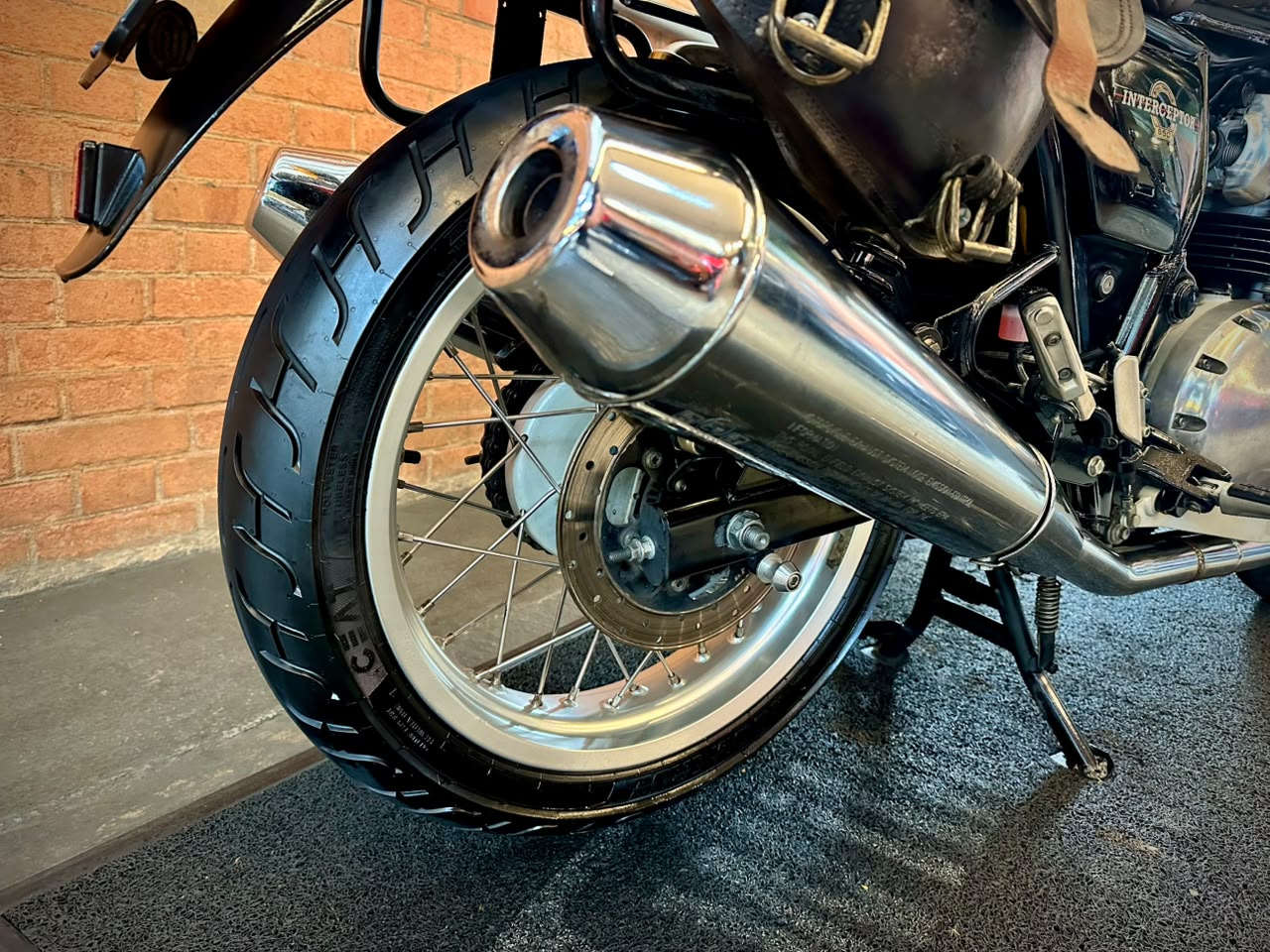 ROYAL ENFIELD INTERCEPTOR 