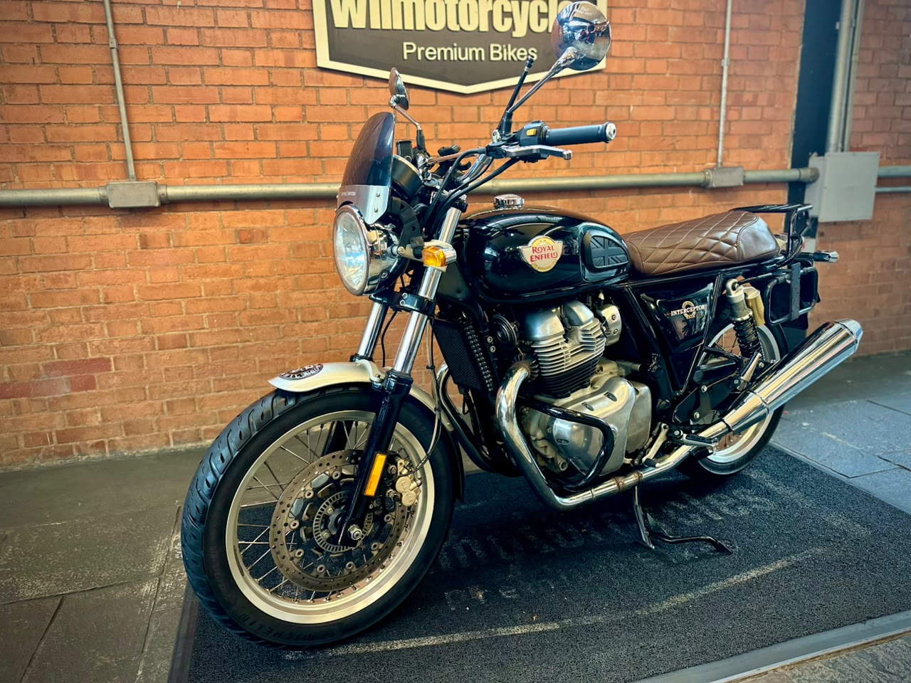 ROYAL ENFIELD INTERCEPTOR 