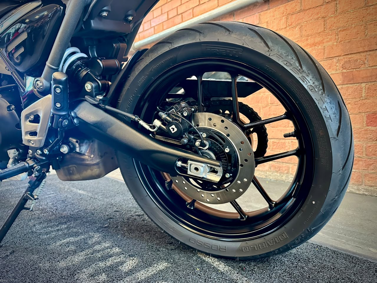 TRIUMPH SPEED 400