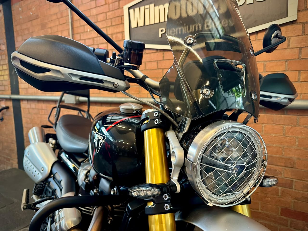 TRIUMPH BONNEVILLE SCRAMBLER 1200 XE