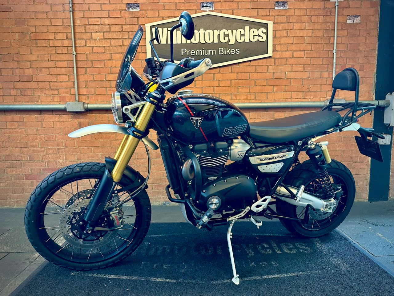 TRIUMPH BONNEVILLE SCRAMBLER 1200 XE