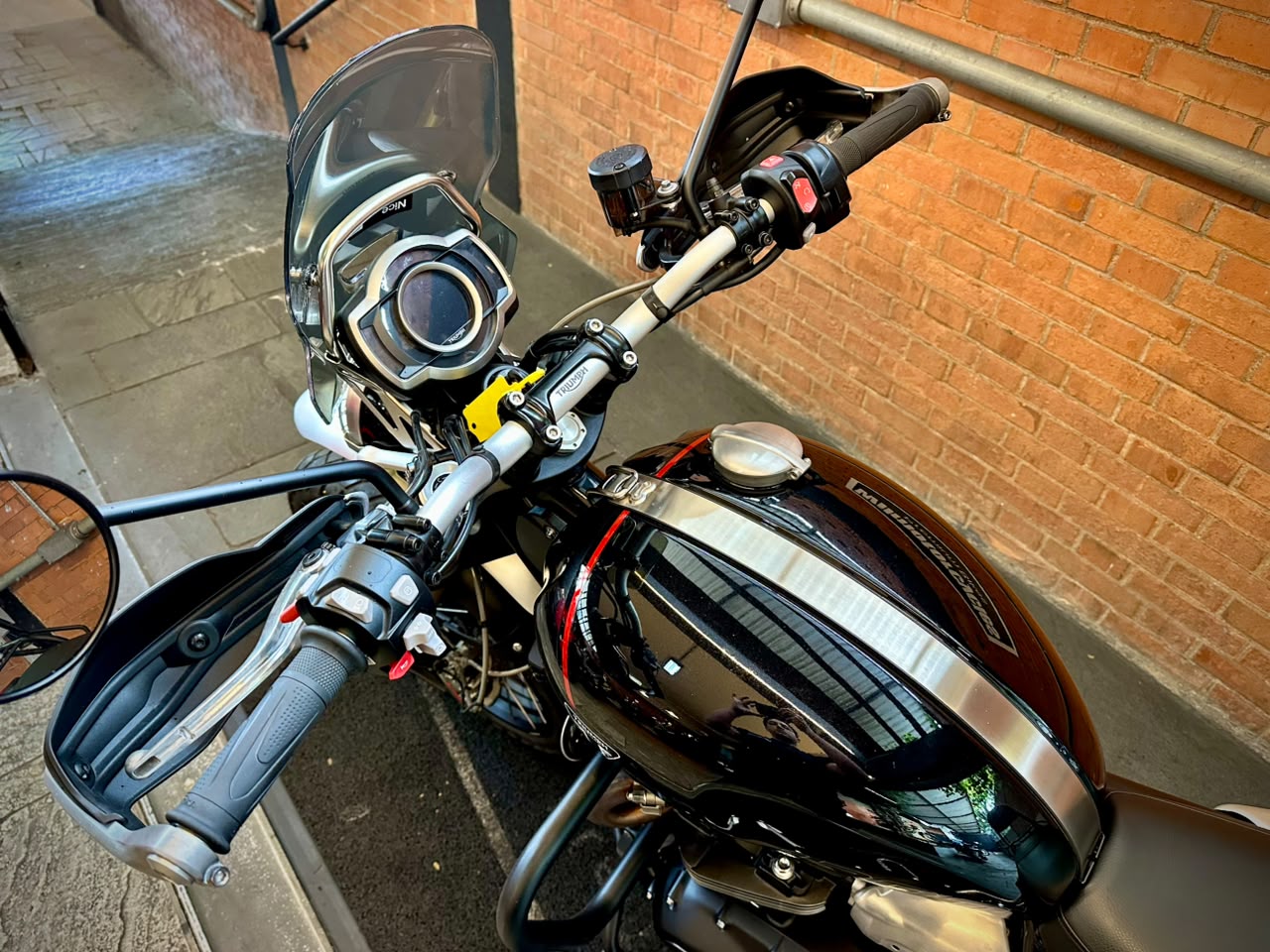 TRIUMPH BONNEVILLE SCRAMBLER 1200 XE