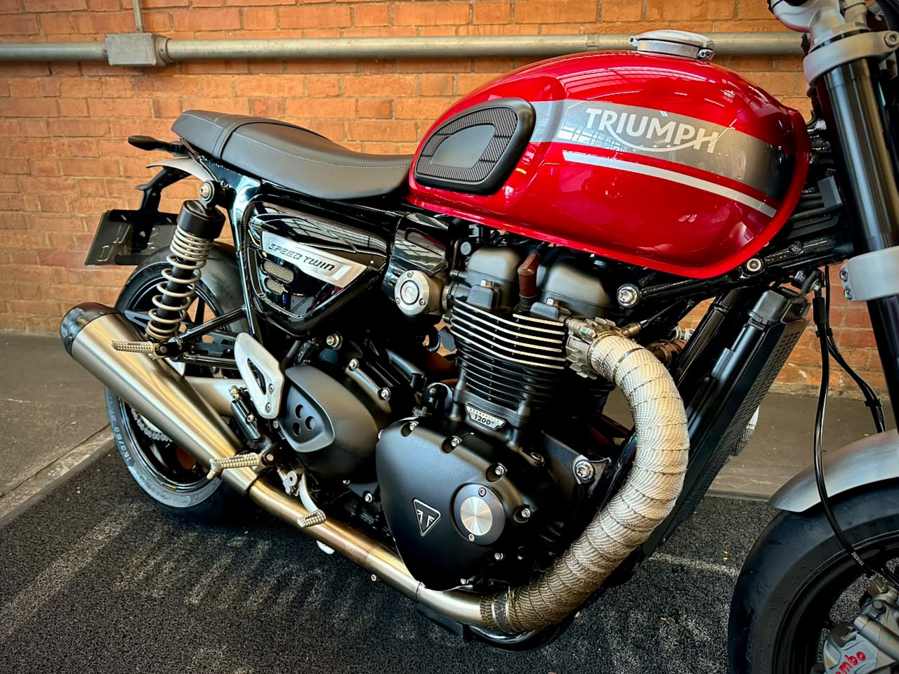 TRIUMPH SPEED TWIN 
