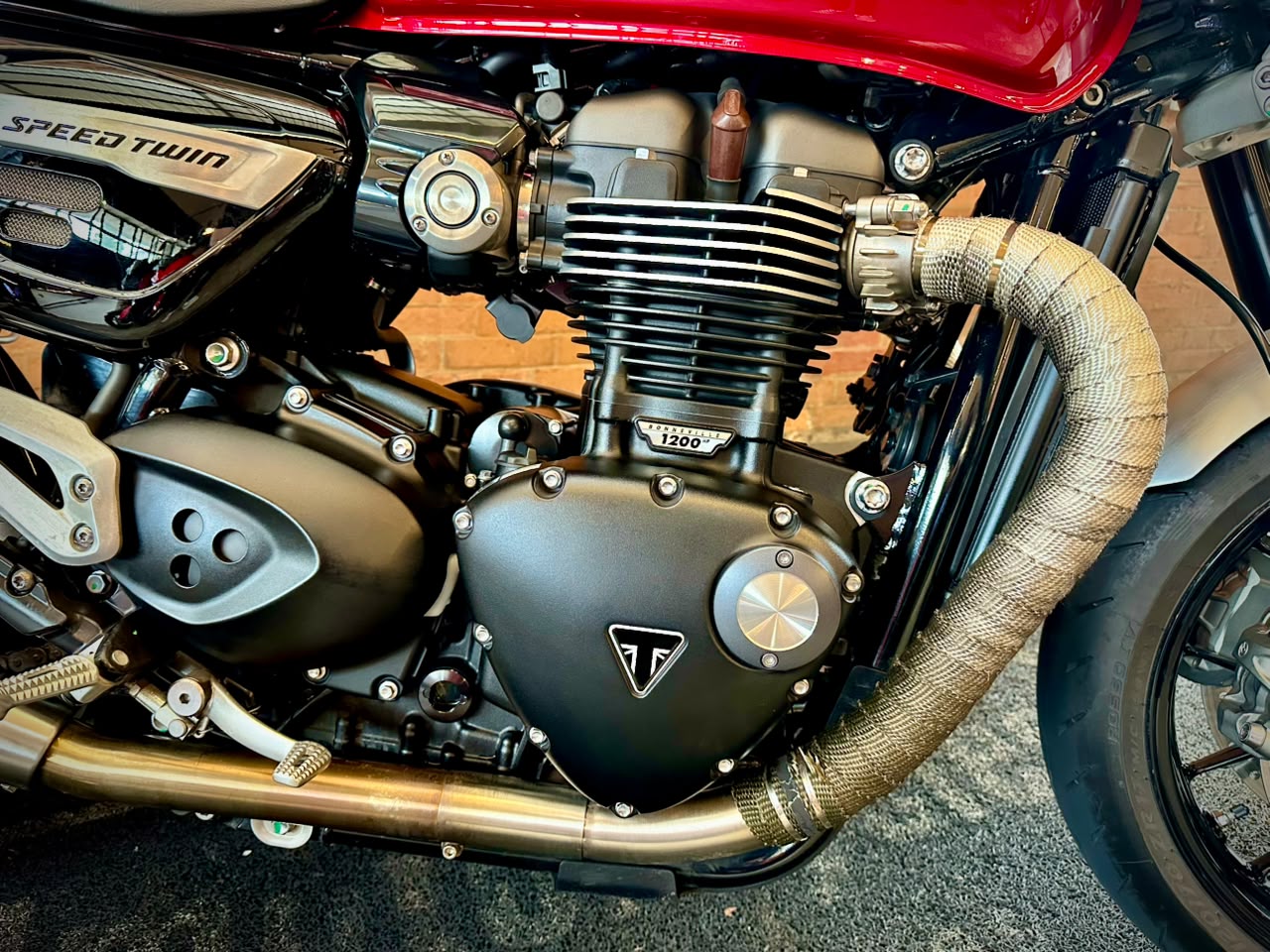 TRIUMPH SPEED TWIN 