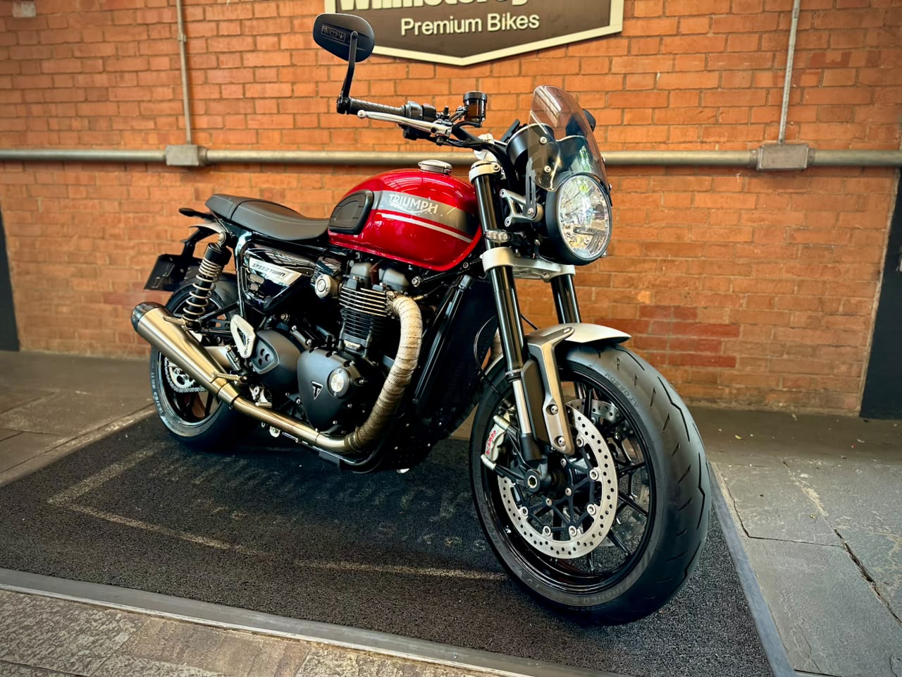 TRIUMPH SPEED TWIN 