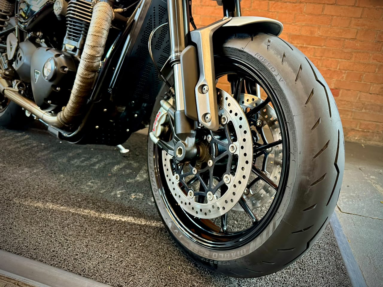 TRIUMPH SPEED TWIN 