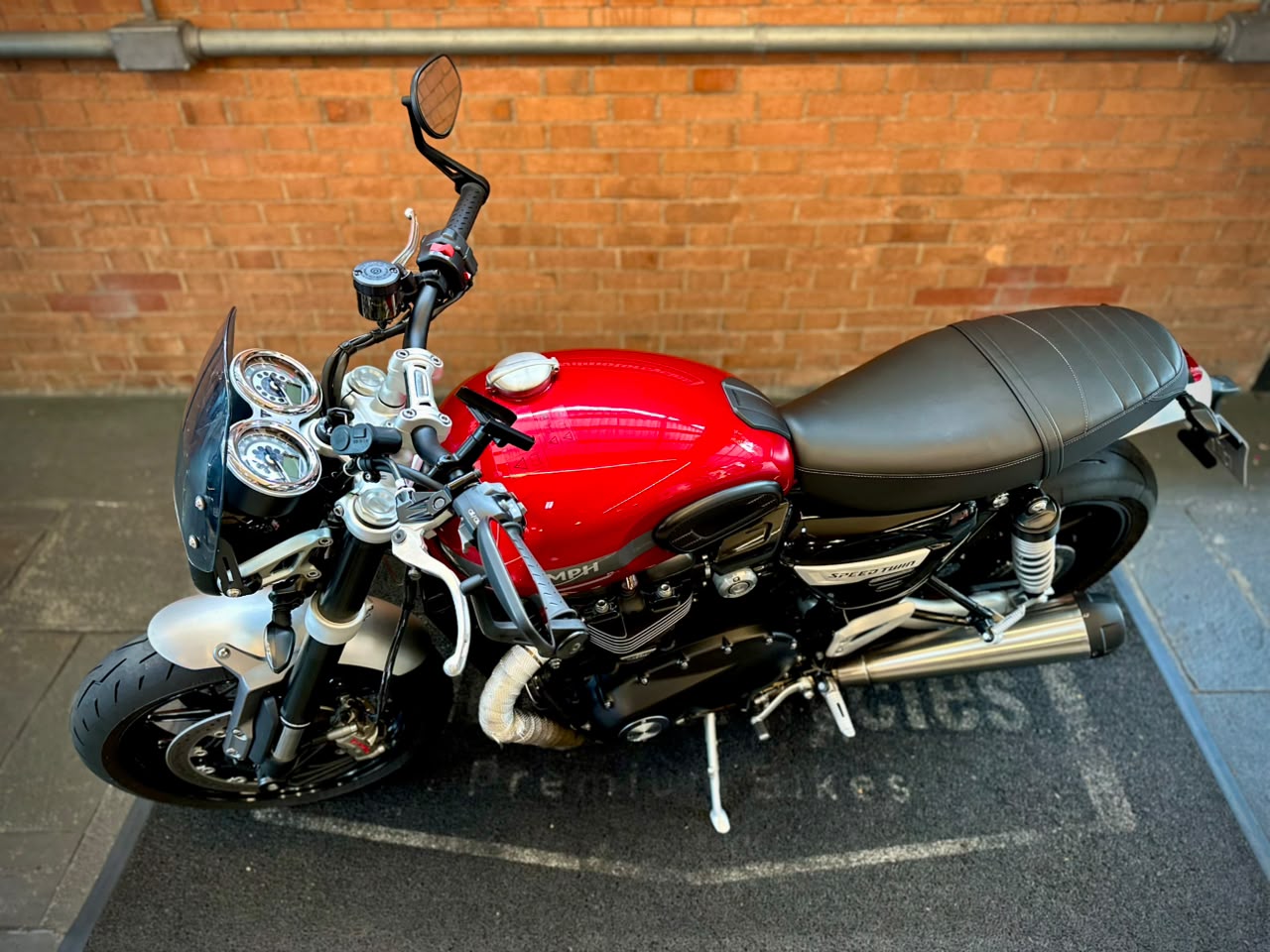 TRIUMPH SPEED TWIN 