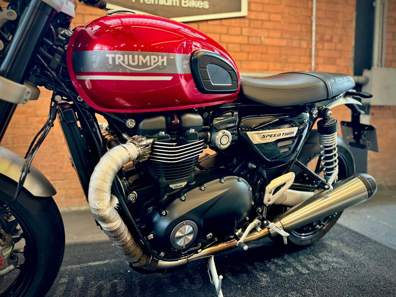 TRIUMPH SPEED TWIN 