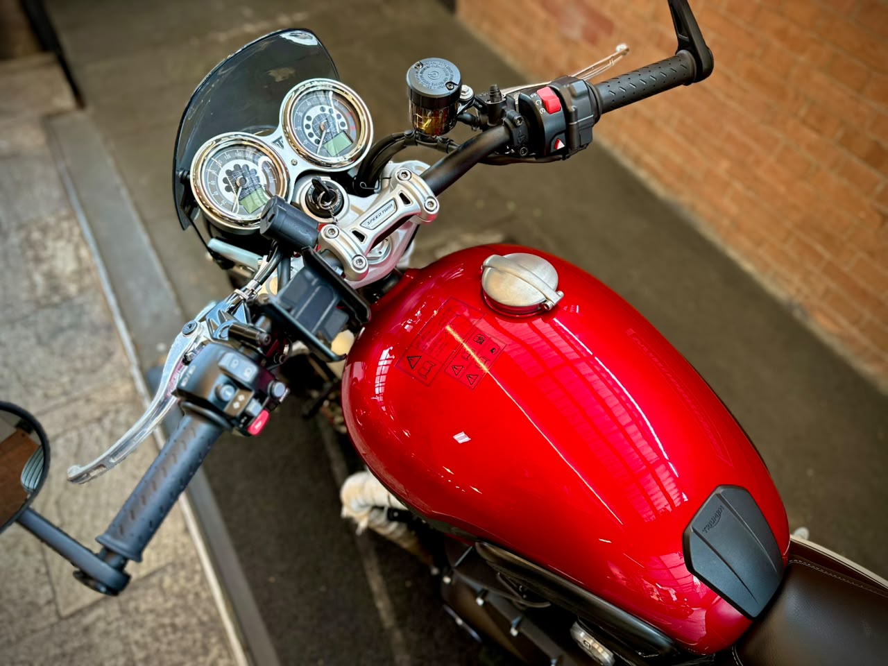TRIUMPH SPEED TWIN 