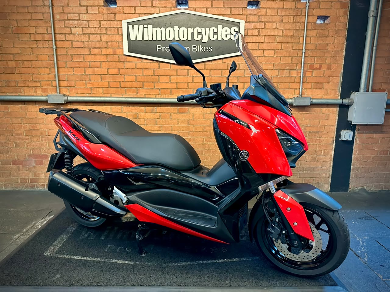 YAMAHA XMAX ABS