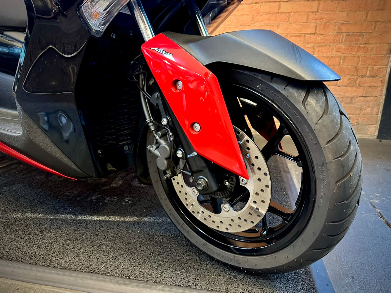 YAMAHA XMAX ABS