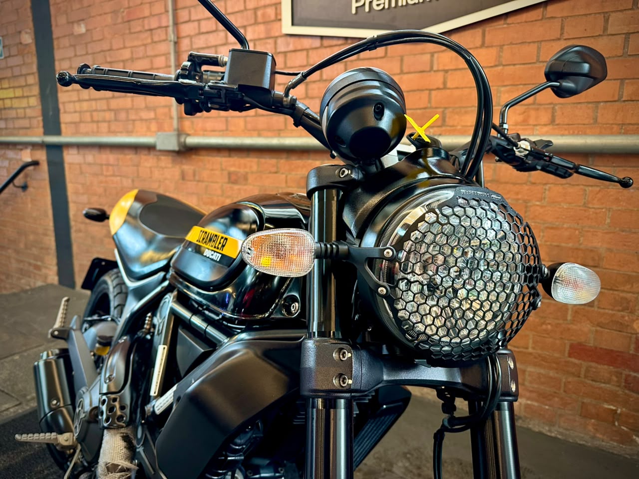 DUCATI SCRAMBLER FULL THROTTLE