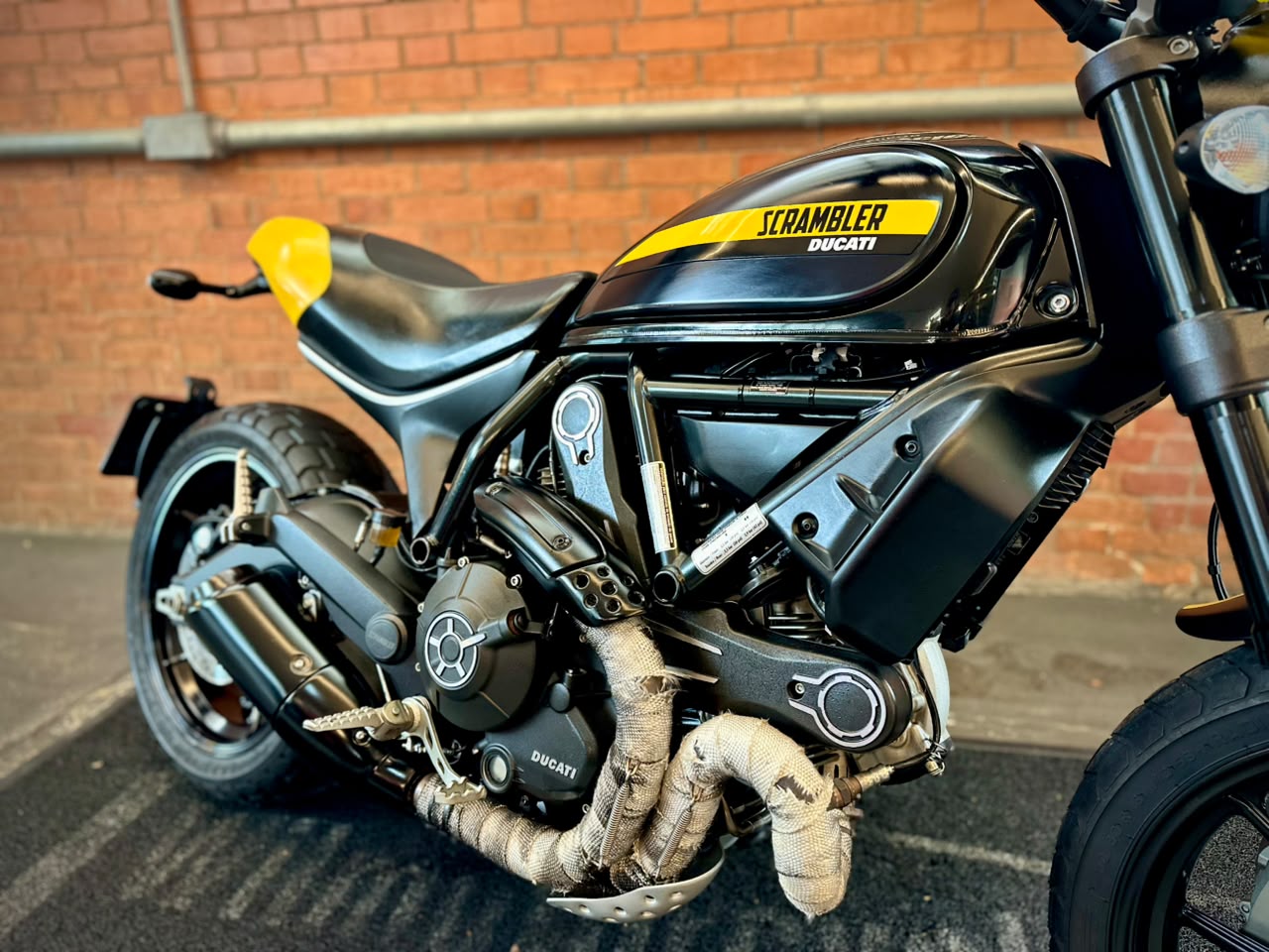 DUCATI SCRAMBLER FULL THROTTLE