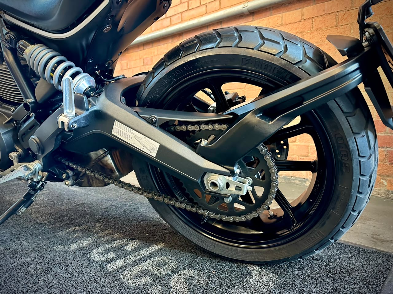 DUCATI SCRAMBLER FULL THROTTLE