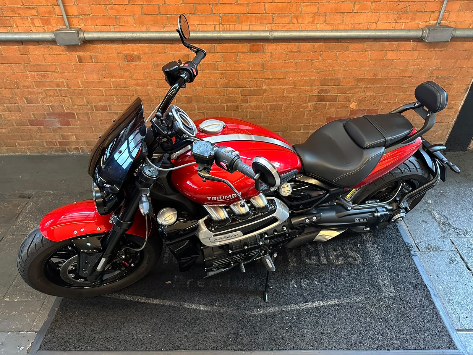 TRIUMPH ROCKET III R