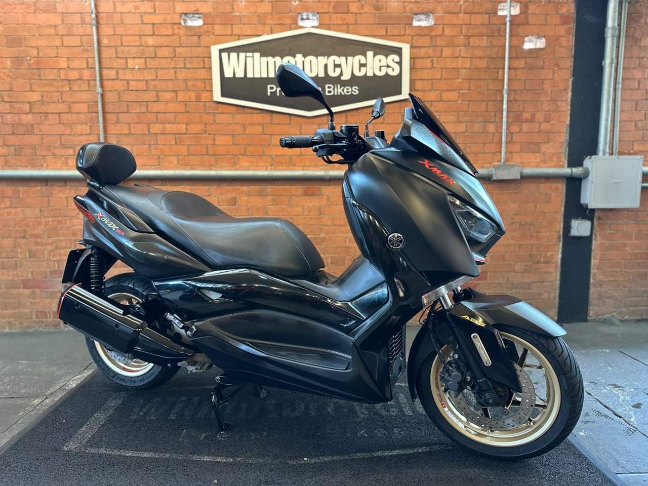 YAMAHA XMAX ABS